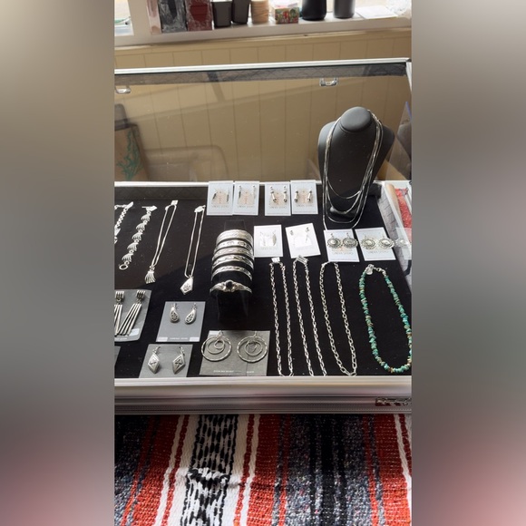 ✨Celebrating FIVE yrs in business! https://www.sunfirestudioAZ.com✨ - Picture 6 of 11